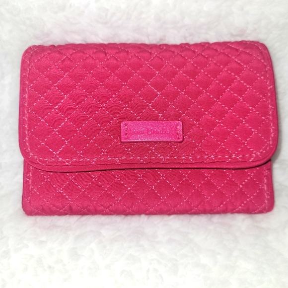 Vera Bradley Iconic Riley Compact Pink/Fuchsia Wallet EUC - Picture 1 of 5
